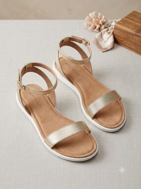 NEW Aerosoles Gold Ankle Strap Sandals Size 8 Flat Metallic Platform  Shoes